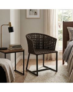 Poltrona Elegante Conforto e Design Atemporal Marrom Belga